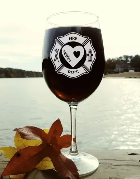Engraved wine glass Firefighter Mom